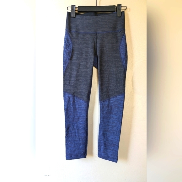 OUTDOOR VOICES Two-Tone Cropped Navy Moisture Wicking Casual Legging Size XS - Picture 1 of 5